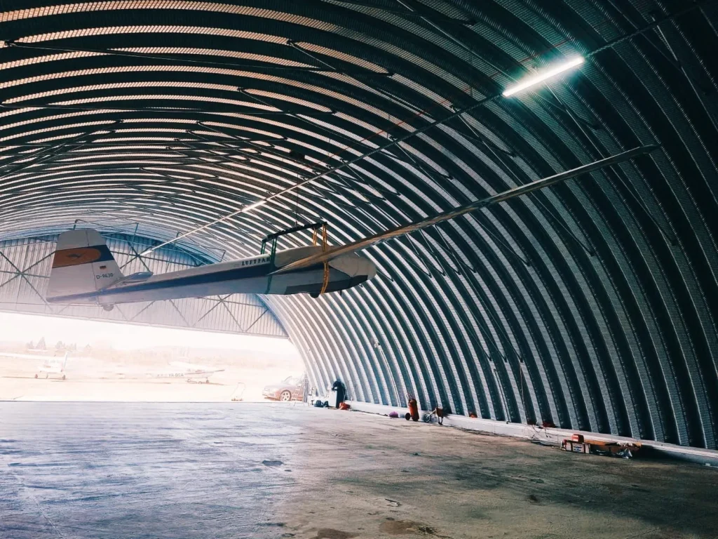 Hală semirotundă Aerodromul Topoloveni – foto 2