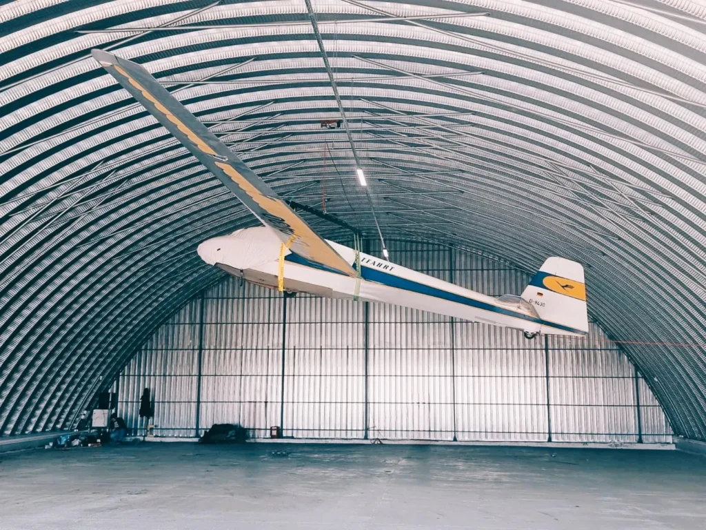 Hală semirotundă Aerodromul Topoloveni – foto 3